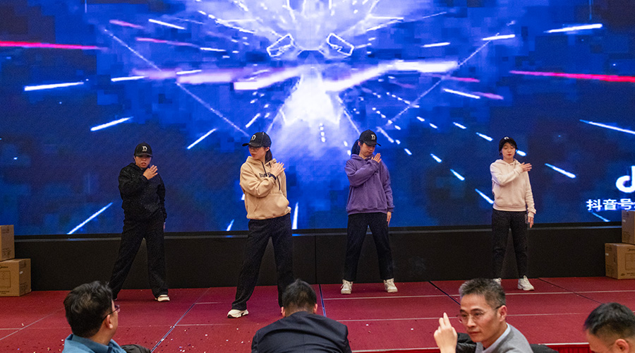 变革创新，突破前行 | 尊龙凯时人生就是搏储能2023年终总结大会及2024年迎新年会圆满落幕