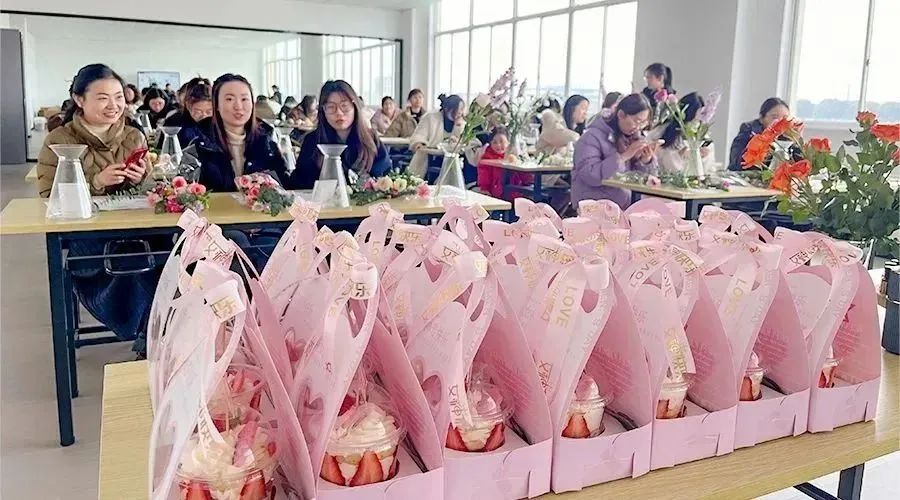 花开十里，美丽如你 | 尊龙凯时人生就是搏储能举办三八妇女节艺术DIY活动